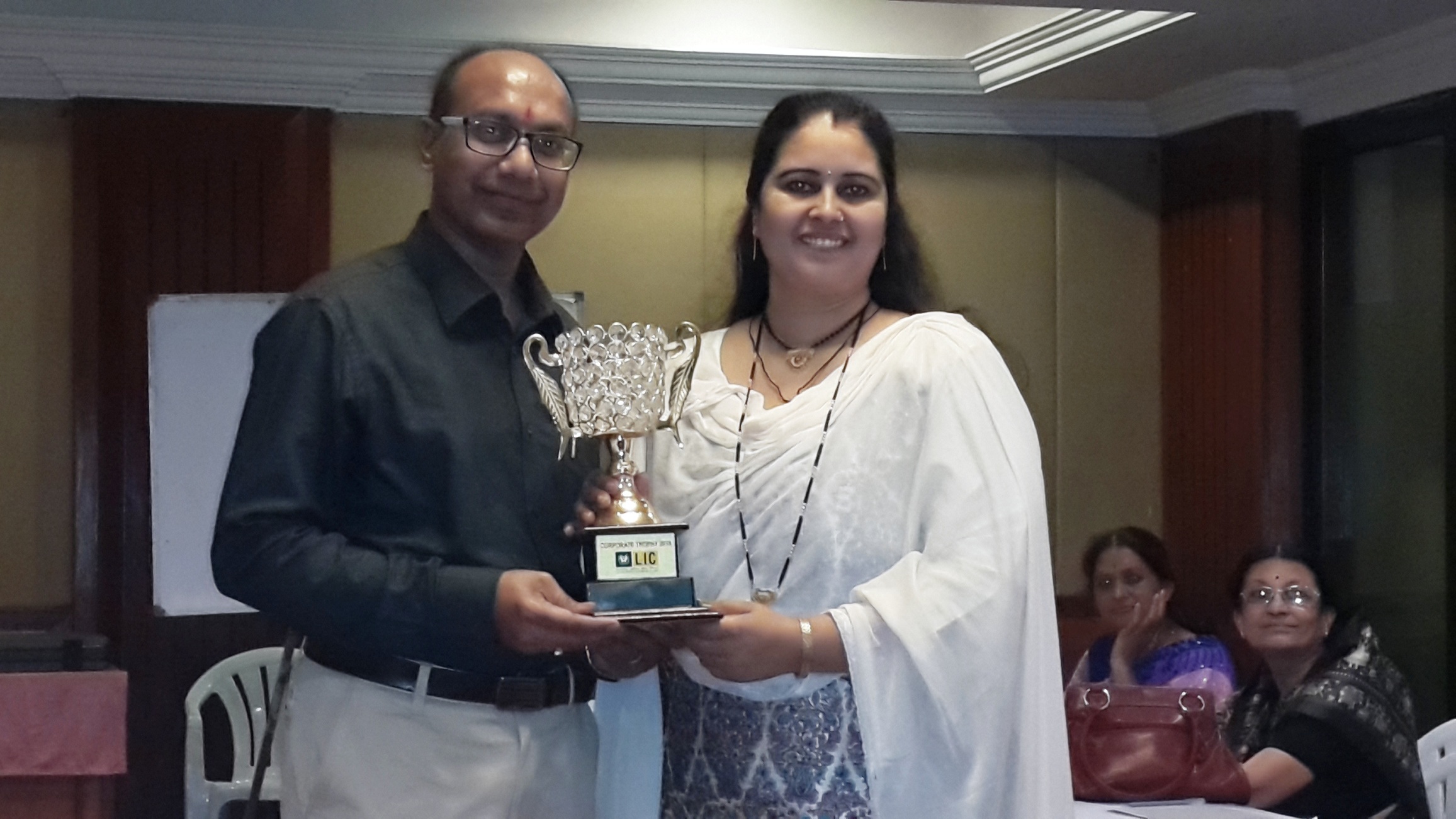 2016 - ACHIEVER'S TROPHY AWARD