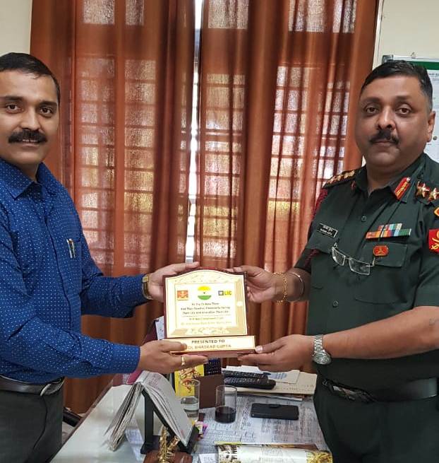 2019 -PRESENTING MOMENT TO COL. BHASKAR GUPTA